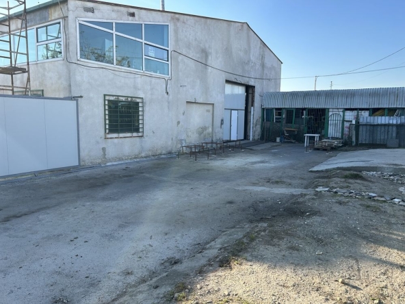 Дава се под наем Промишлена сграда в София, Требич - 270 кв.м за 1377 € - Снимка #1