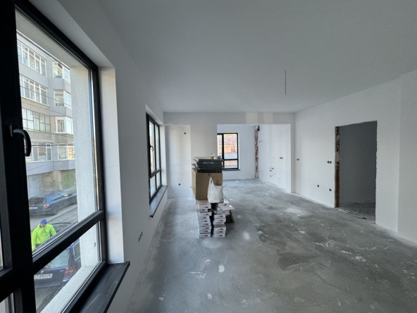 Тристаен апартамент в Казанлък - 116 кв.м за 1071 €/кв.м - Снимка #1