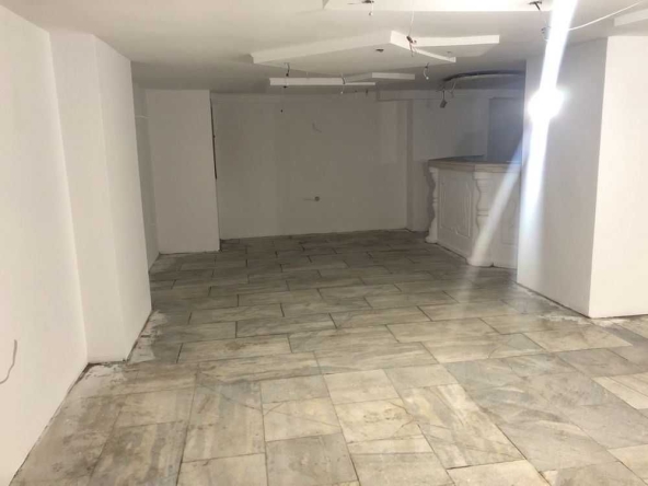 Дава се под наем Промишлена сграда в Пловдив, Младежки Хълм - 100 кв.м за 331.5 € - Снимка #1