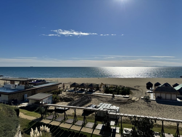 Дава се под наем Двустаен апартамент в Свети Влас - 60 кв.м за 500 € - Снимка #1