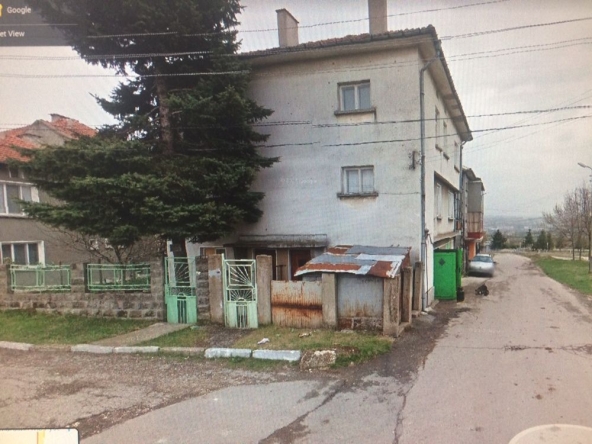 Етаж от къща в с. Стражец, Област Разград - 200 кв.м за 395 €/кв.м - Снимка #1