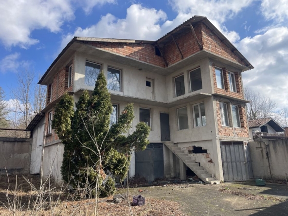 Къща в Враца, Сениче - 200 кв.м за 255 €/кв.м - Снимка #1