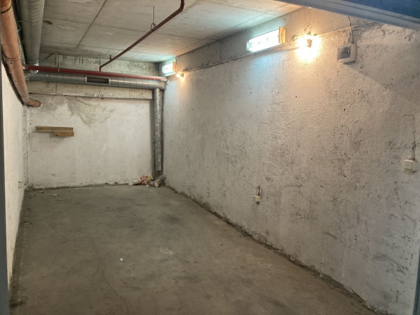 Дава се под наем Гараж / Паркомясто в Пловдив, Коматевски възел - 17 кв.м за 66.3 € - Снимка #1