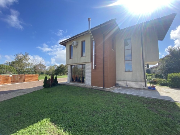 Къща в Варна, Виница - 118 кв.м за 1000 €/кв.м - Снимка #1