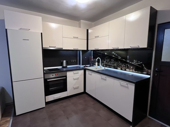 Дава се под наем Двустаен апартамент в Варна, Възраждане 3 - 73 кв.м за 408 € - Снимка #1