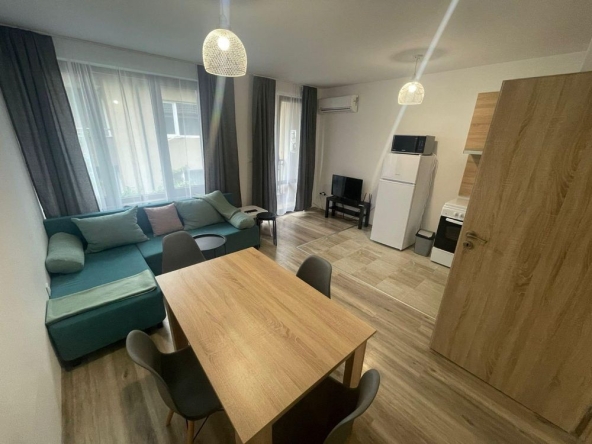 Дава се под наем Тристаен апартамент в к.к. Дюни - 60 кв.м за 400 € - Снимка #1