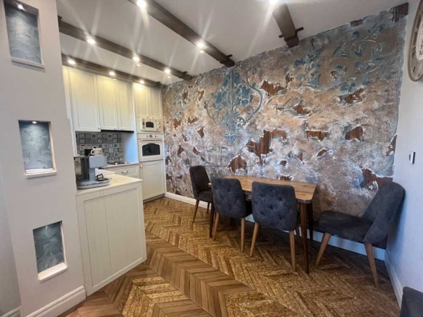 Дава се под наем Двустаен апартамент в Русе, Център - 62 кв.м за 561 € - Снимка #1