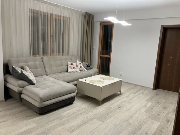 Дава се под наем Тристаен апартамент в София, Студентски град - 105 кв.м за 841.5 € - Снимка #1