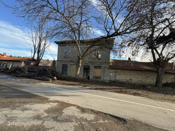 Къща в с. Макариополско, Област Търговище - 200 кв.м за 275 €/кв.м - Снимка #1