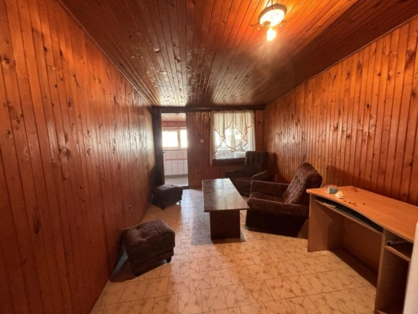 Дава се под наем Двустаен апартамент в Ямбол, Боровец - 45 кв.м за 204 € - Снимка #1