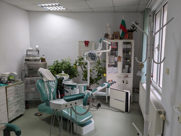 Дава се под наем Офис в Велико Търново, Център - 45 кв.м за 382.5 € - Снимка #1