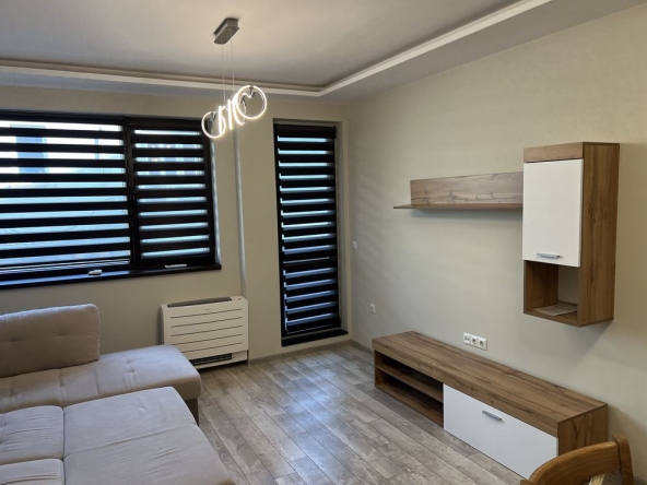 Дава се под наем Двустаен апартамент в Шумен, Добруджански - 70 кв.м за 535.5 € - Снимка #1