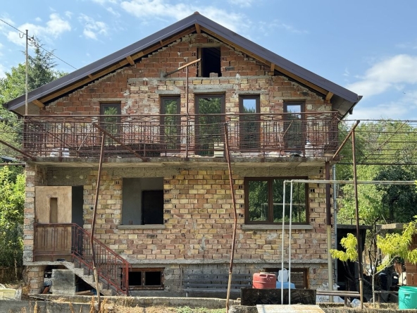 Къща в Казанлък - 234 кв.м за 394 €/кв.м - Снимка #1