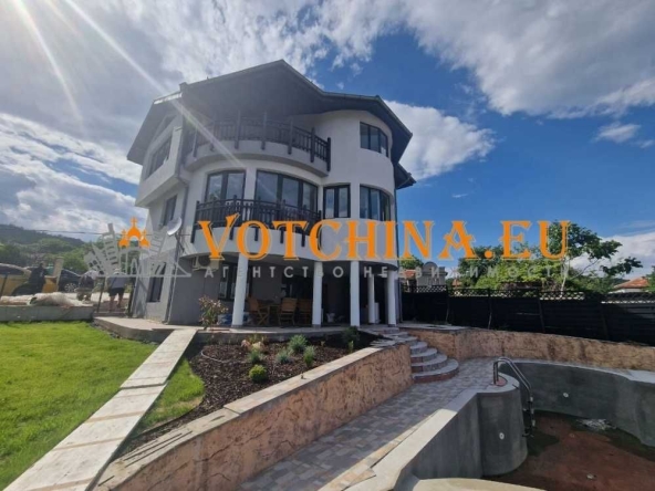 Къща в с. Рогачево, Област Добрич - 310 кв.м за 1049 €/кв.м - Снимка #1