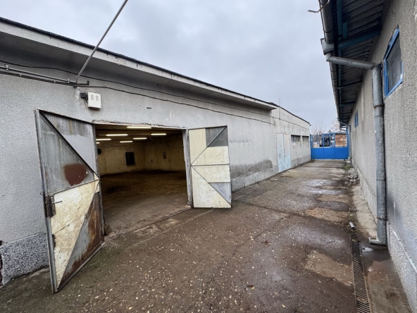 Дава се под наем Промишлена сграда в Пловдив, Индустриална зона - Тракия - 136 кв.м за 408 € - Снимка #1