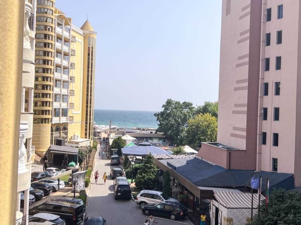 Двустаен апартамент в к.к. Слънчев бряг - 54 кв.м за 1204 €/кв.м - Снимка #1