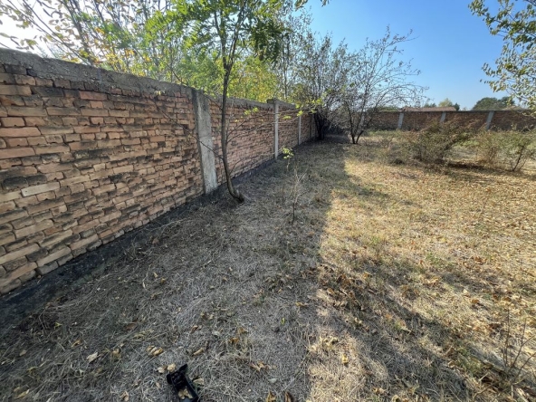 Парцел в с. Обнова, Област Плевен - 2800 кв.м за 5 €/кв.м - Снимка #1