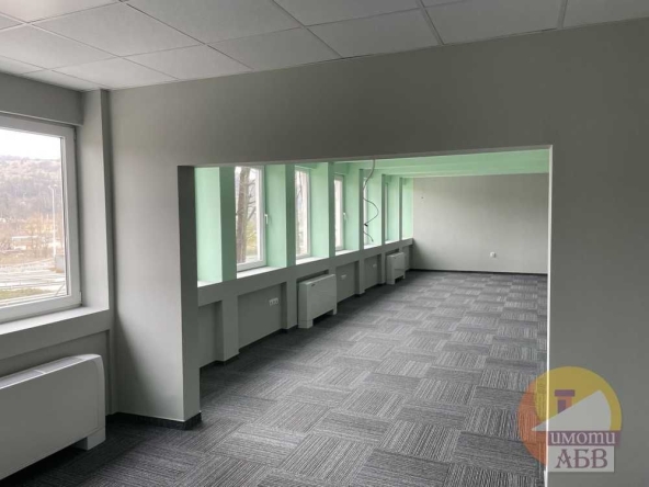 Дава се под наем Офис в Велико Търново, Център - 230 кв.м за 1500 € - Снимка #1