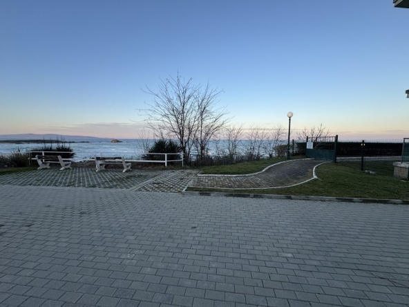 Дава се под наем Заведение в с. Лозенец, Област Бургас - 450 кв.м за 7650 € - Снимка #1