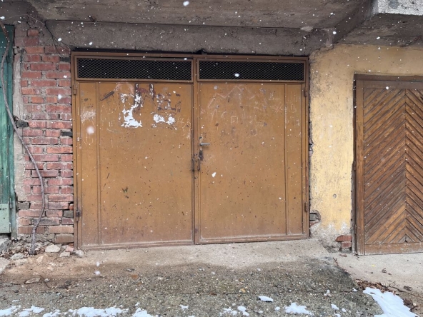 Дава се под наем Гараж / Паркомясто в Казанлък - 20 кв.м за 51 € - Снимка #1