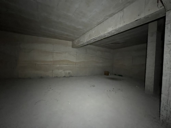 Гараж / Паркомясто в Варна, Погреби - 14 кв.м за 1072 €/кв.м - Снимка #1