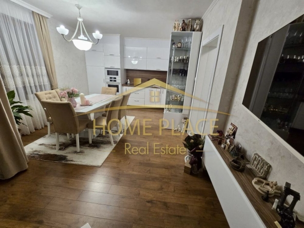 Дава се под наем Тристаен апартамент в Варна, Виница - 115 кв.м за 969 € - Снимка #1