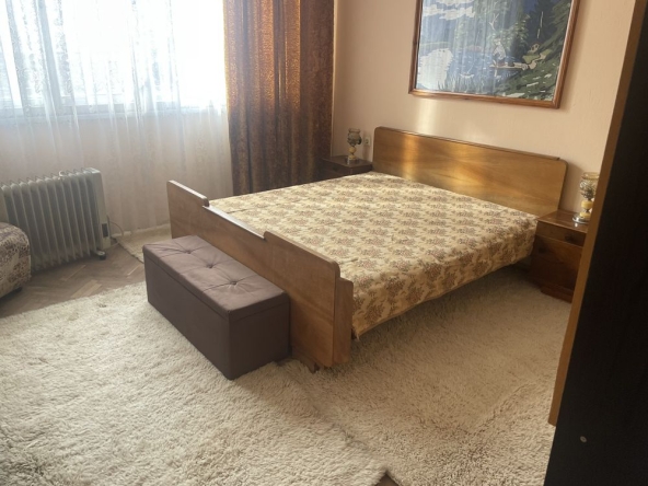 Дава се под наем Етаж от къща в Велико Търново, Център - 120 кв.м за 280.5 € - Снимка #1