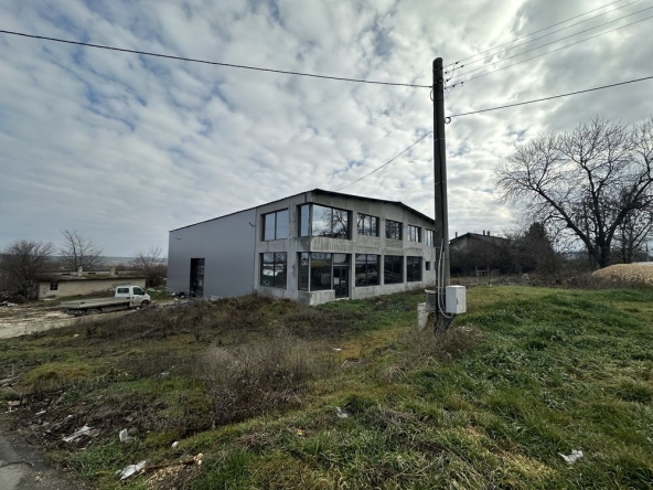 Промишлена сграда в Ветово - 1200 кв.м за 159 €/кв.м - Снимка #1