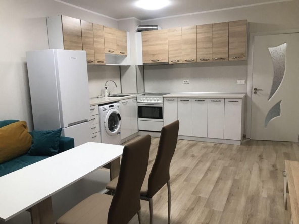 Дава се под наем Двустаен апартамент в Пловдив, Южен - 65 кв.м за 350 € - Снимка #1