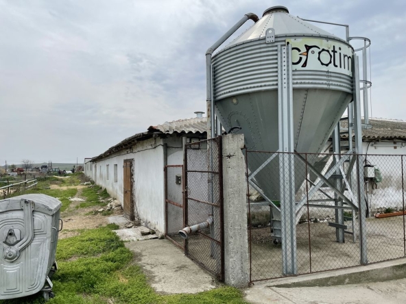 Промишлена сграда в с. Чалъкови, Област Пловдив - 3000 кв.м за 110 €/кв.м - Снимка #1