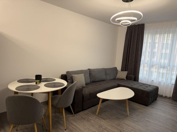 Дава се под наем Двустаен апартамент в Пловдив, Остромила - 65 кв.м за 450 € - Снимка #1