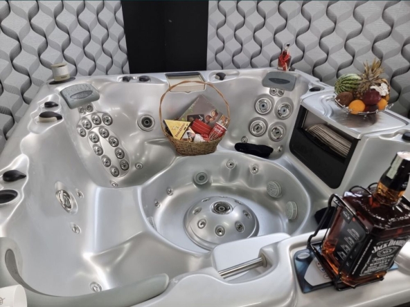 Къща в с. Чернево, Област Варна - 300 кв.м за 2300 €/кв.м - Снимка #1