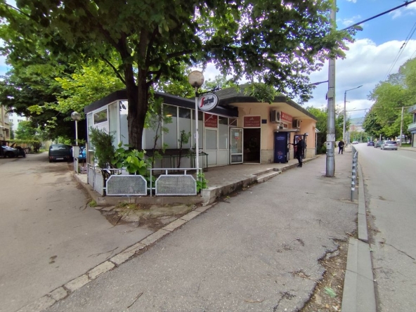 Дава се под наем Магазин в Враца, Дъбника - 324 кв.м за 612 € - Снимка #1