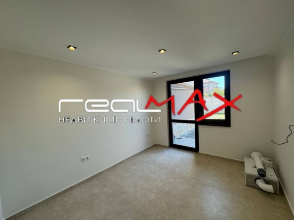 Двустаен апартамент в Казанлък - 50 кв.м за 1989 €/кв.м - Снимка #1