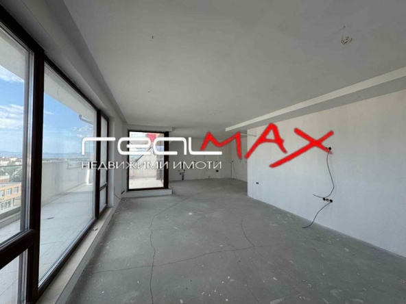 Тристаен апартамент в Казанлък - 171 кв.м за 1539 €/кв.м - Снимка #1