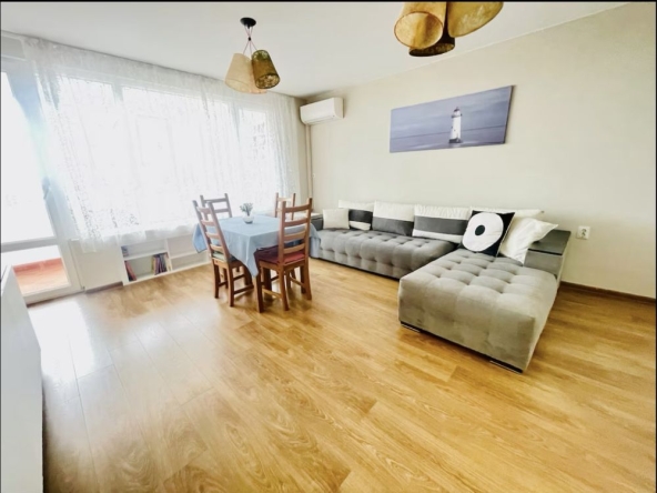 Дава се под наем Двустаен апартамент в Варна, Център - 65 кв.м за 61.2 € - Снимка #1