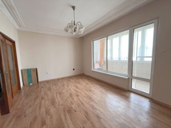 Тристаен апартамент в Пловдив, Кючук Париж - 92 кв.м за 1663 €/кв.м - Снимка #1