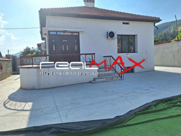 Къща в Шипка - 140 кв.м за 1129 €/кв.м - Снимка #1