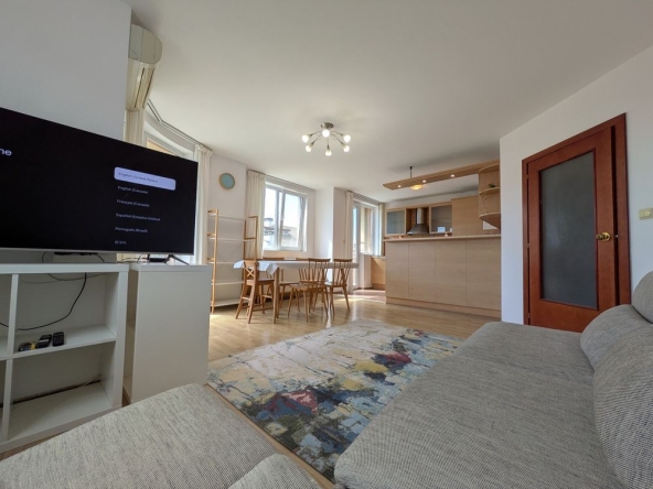 Дава се под наем Тристаен апартамент в Варна, Спортна зала - 110 кв.м за 816 € - Снимка #1