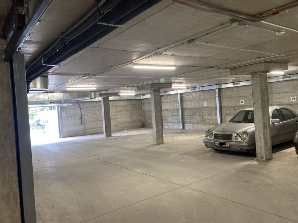 Дава се под наем Гараж / Паркомясто в Варна, Кайсиева градина - 12 кв.м за 69.36 € - Снимка #1