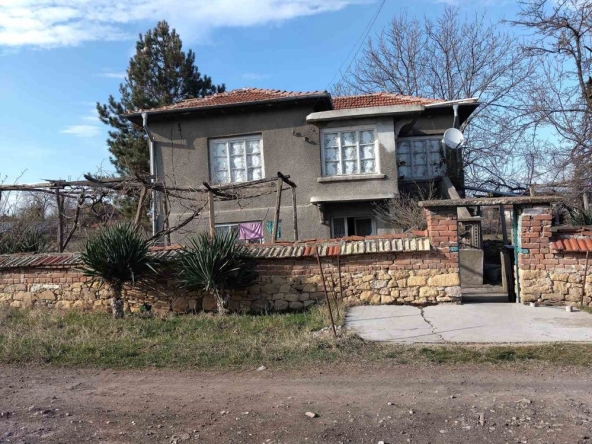 Къща в с. Ценово, Област Стара Загора - 200 кв.м за 102 €/кв.м - Снимка #1