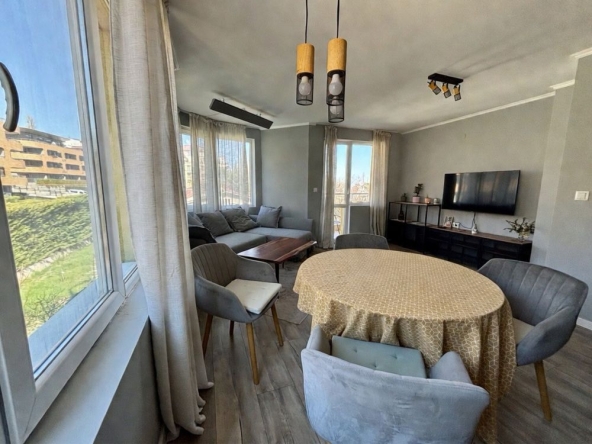 Дава се под наем Двустаен апартамент в Варна, Бриз - 65 кв.м за 747.66 € - Снимка #1