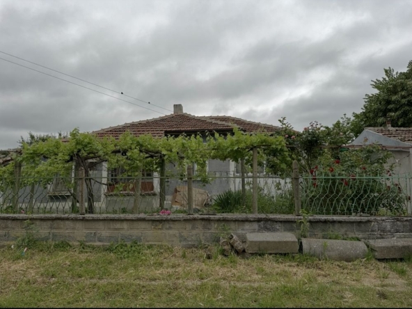 Къща в Бургас, Меден рудник - зона В - 100 кв.м за 450 €/кв.м - Снимка #1