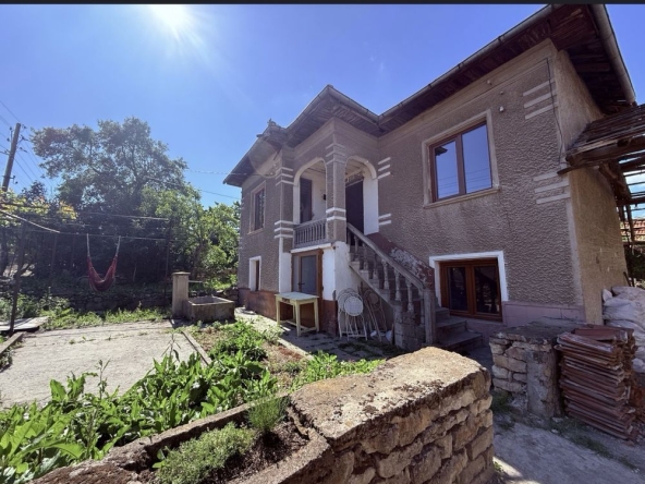 Къща в с. Слатина, Област Ловеч - 100 кв.м за 118 €/кв.м - Снимка #1