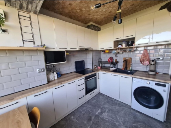 Двустаен апартамент в Хасково, Република - 65 кв.м за 1108 €/кв.м - Снимка #1