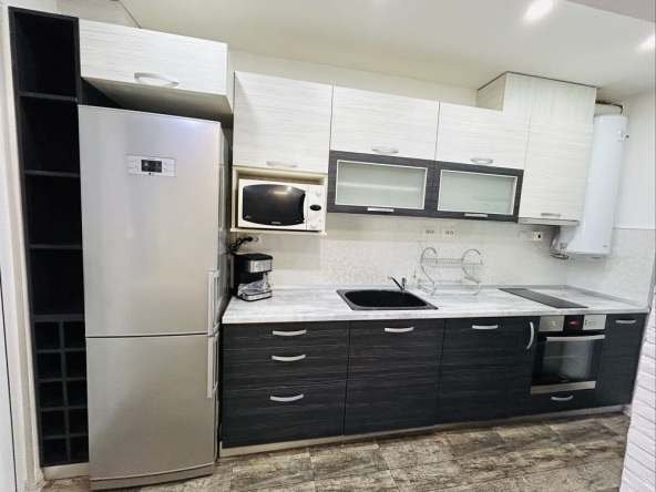 Дава се под наем Тристаен апартамент в Стара Загора, Опълченски - 80 кв.м за 331.5 € - Снимка #1