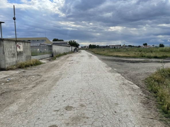 Парцел в Пловдив, Център - 9500 кв.м за 24 €/кв.м - Снимка #1