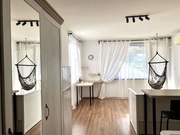 Дава се под наем Едностаен апартамент в Варна, Бриз - 40 кв.м за 459 € - Снимка #1