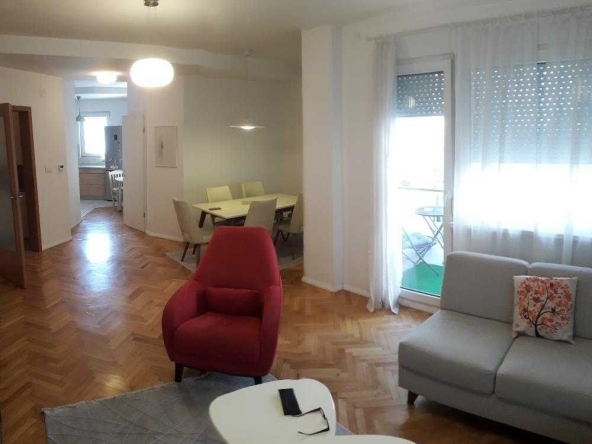 Дава се под наем Двустаен апартамент в Бургас, Възраждане - 59 кв.м за 204 € - Снимка #1