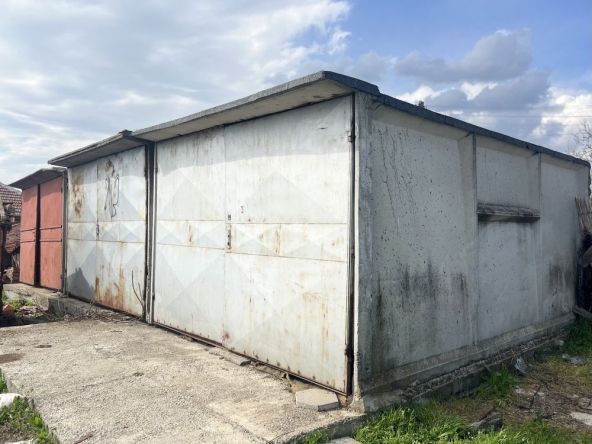 Гараж / Паркомясто в Ямбол, Златен рог - 20 кв.м за 64 €/кв.м - Снимка #1